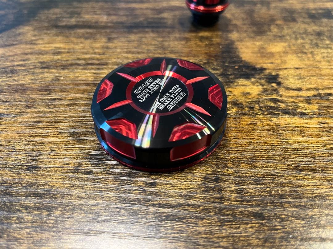 【美品】デイトナ マスターシリンダーキャップ+オイルフィラーキャップ