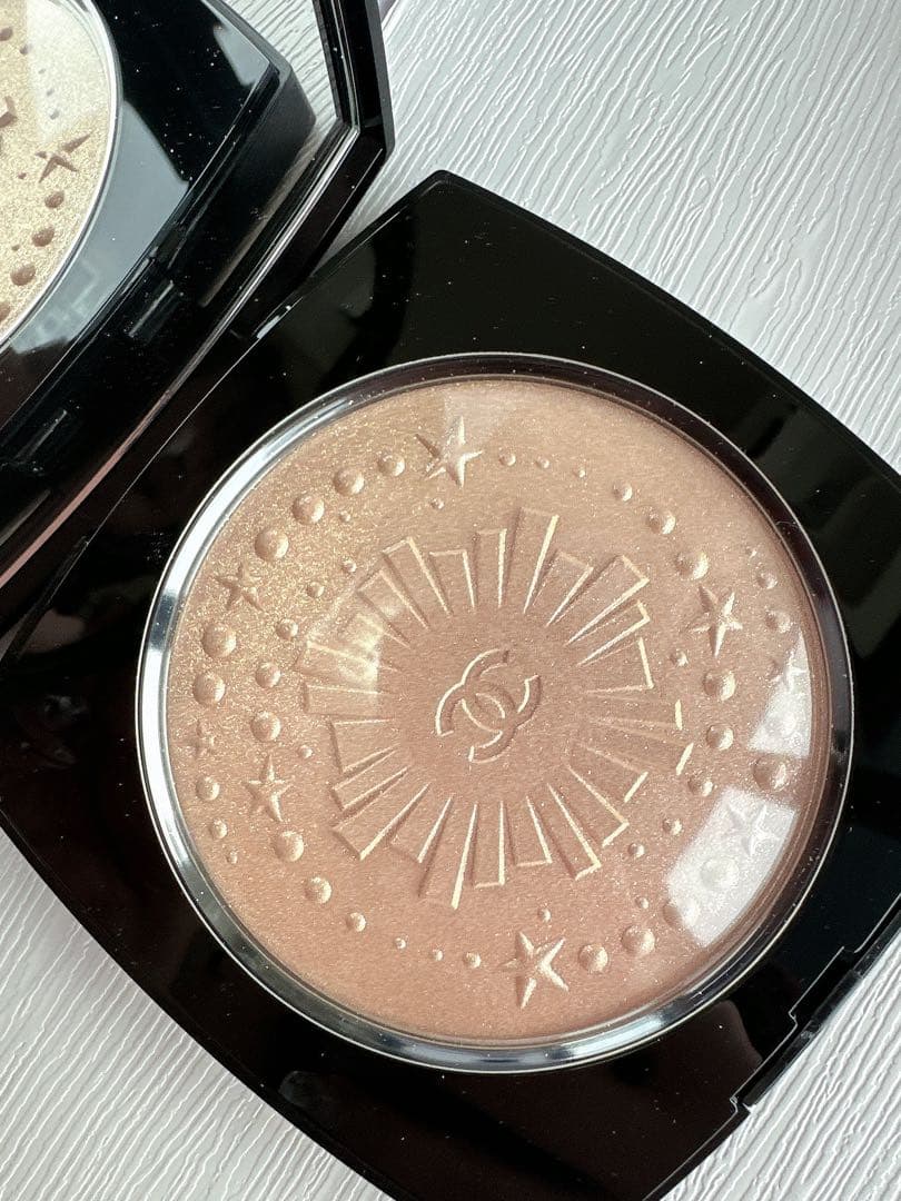 CHANEL DIAMOND DUST ハイライトパウダー