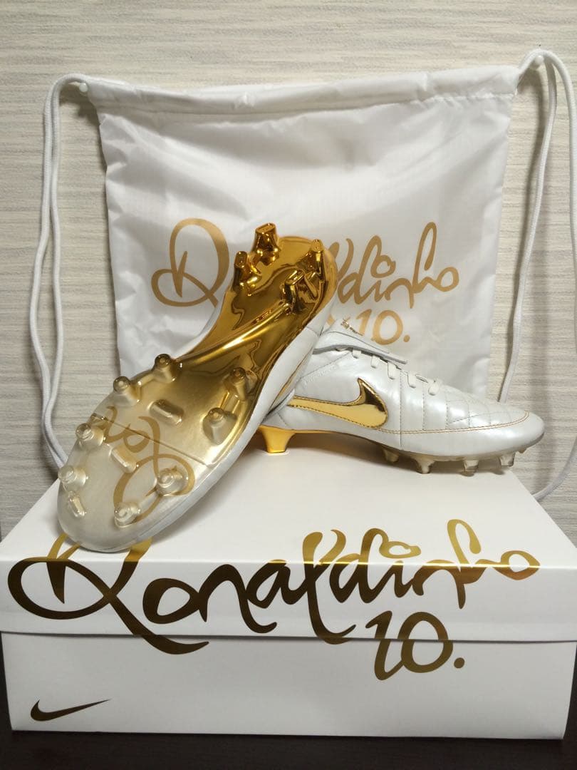 世界3000足限定　2015年発売　ティエンポレジェンド5 FG ロナウジーニョ