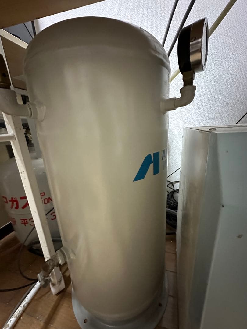 ANEST IWATA コンプレッサー