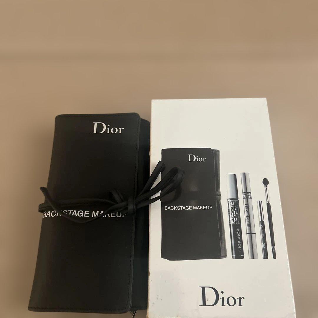 Dior Backstage Essentialsメイクアップアーティストポーチ