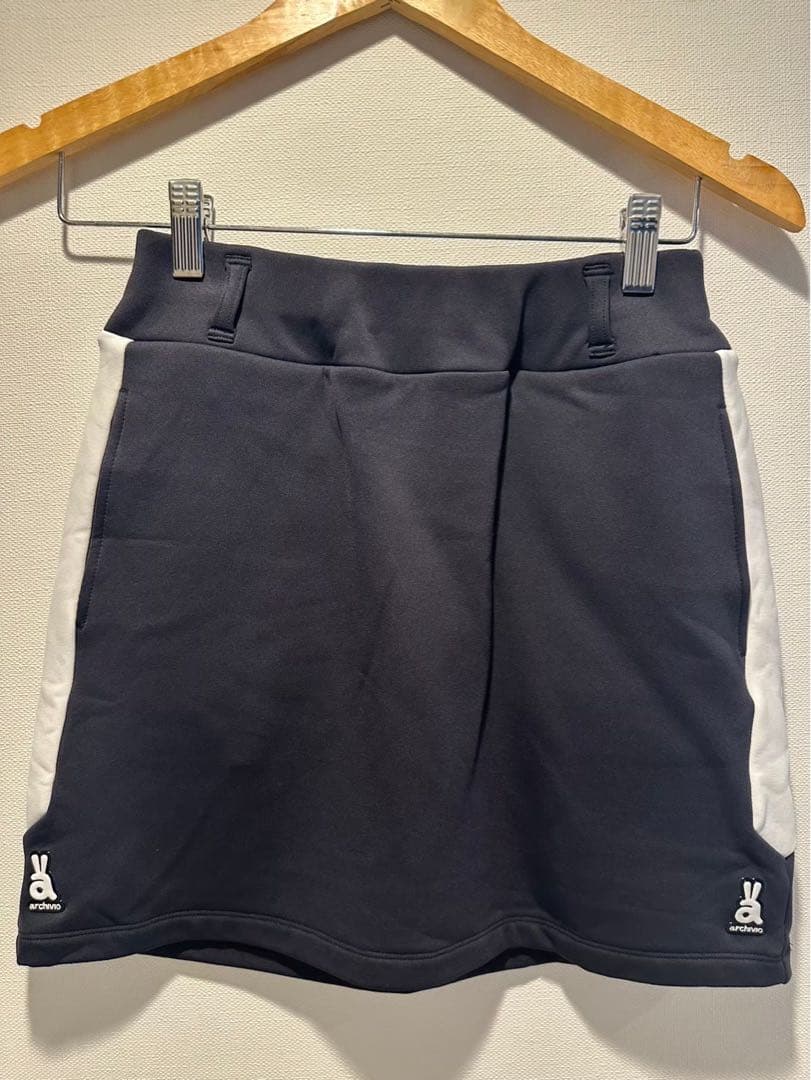 【新品未使用】アルチビオ ネイビー スカート