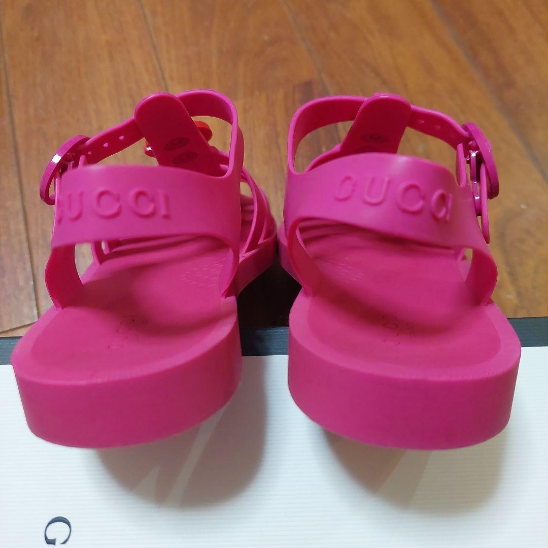 GUCCI ピンク サンダル GGロゴ付き　31サイズ