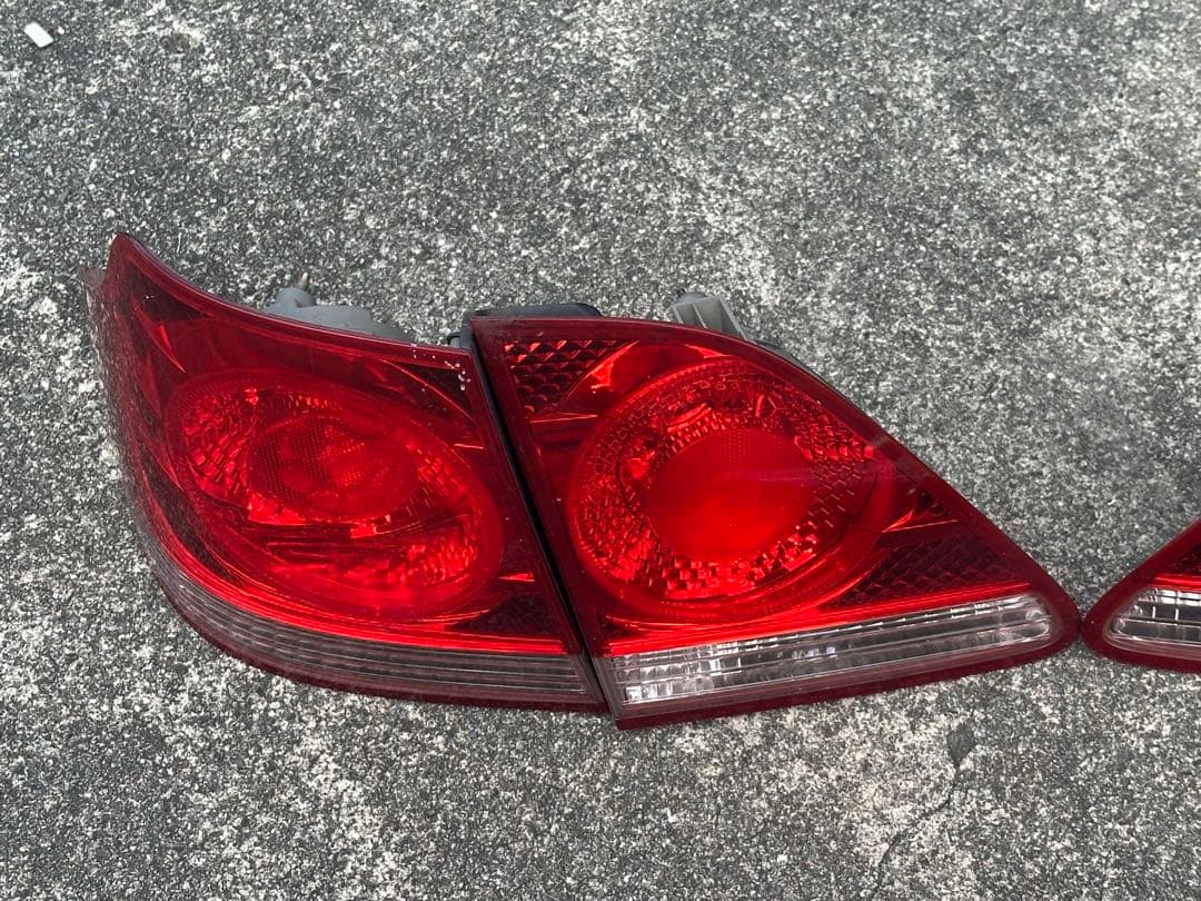 18クラウン　アスリート　テールランプ