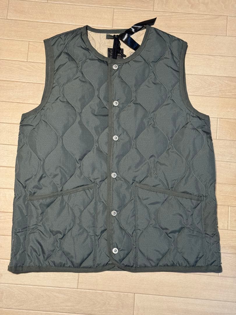 【定価9900】オリーブ TAION ダウンベスト　ミリタリークルーネックボタン