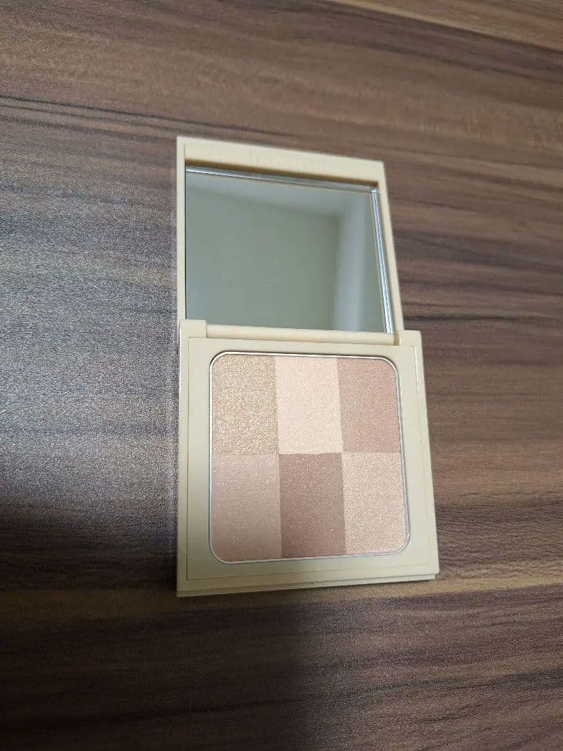 【新品】ボビイブラウン ヌードフィニッシュイリミネイティングパウダー 04 バフ