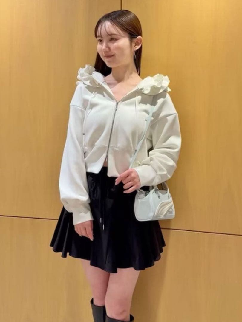 【新品未使用】SNIDEL♡フリルショートジップパーカー ホワイト