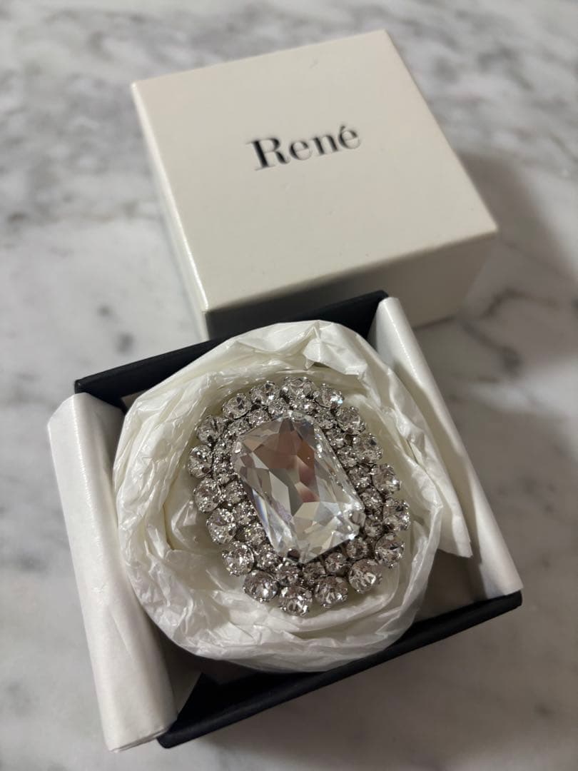 René クリスタルブローチ