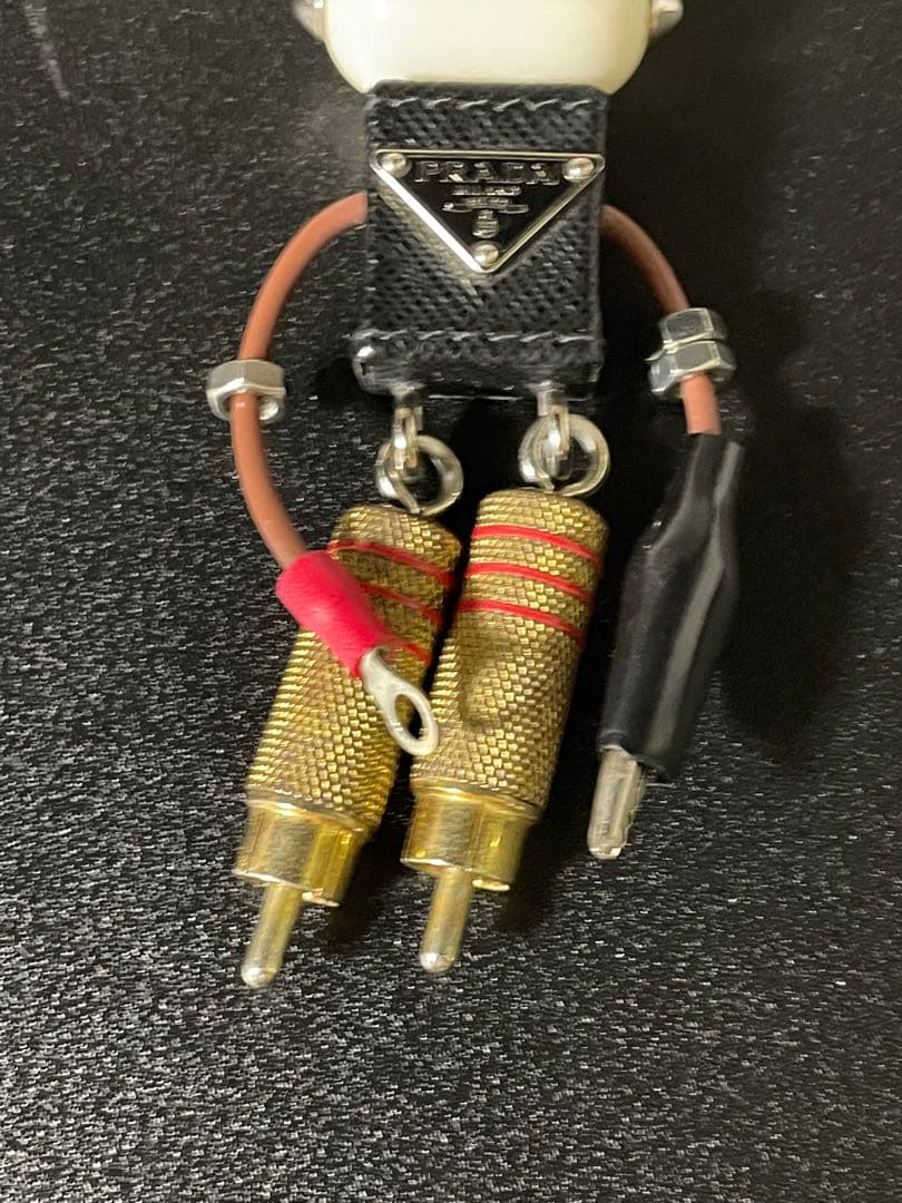 プラダ キーホルダー チャーム キーリング ロボット エドワード サフィアーノ