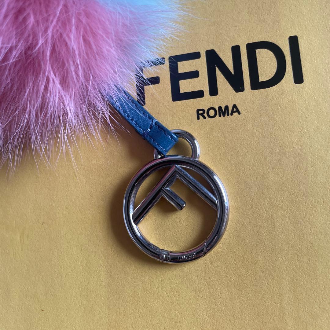美品！FENDI ⭐︎フォックスファー チャーム 水色とピンク