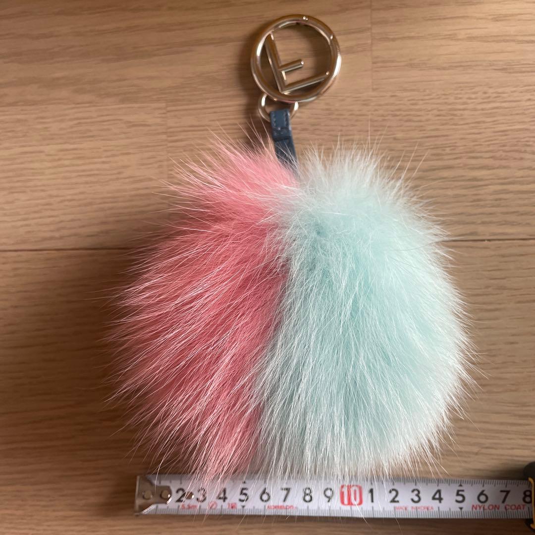 美品！FENDI ⭐︎フォックスファー チャーム 水色とピンク