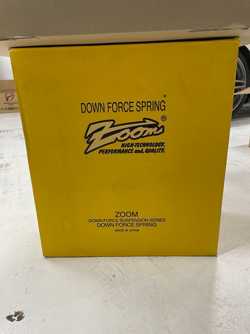 Zoom Down Force Spring 4本 パサートアルテオン各車共通