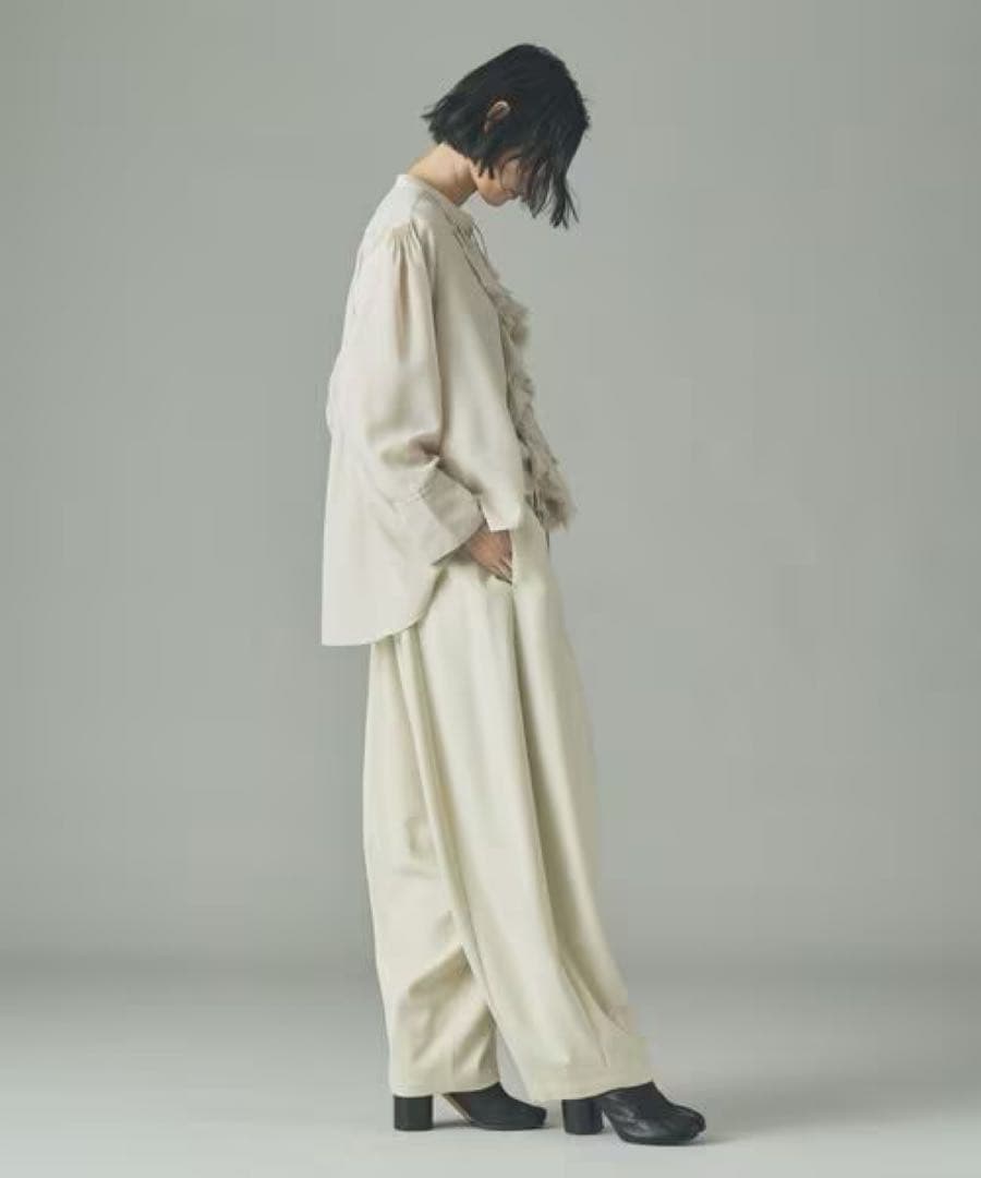 完売★カレンソロジー ウールミックスビエラフリルブラウス　オフホワイト