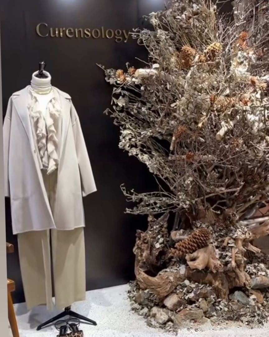 完売★カレンソロジー ウールミックスビエラフリルブラウス　オフホワイト