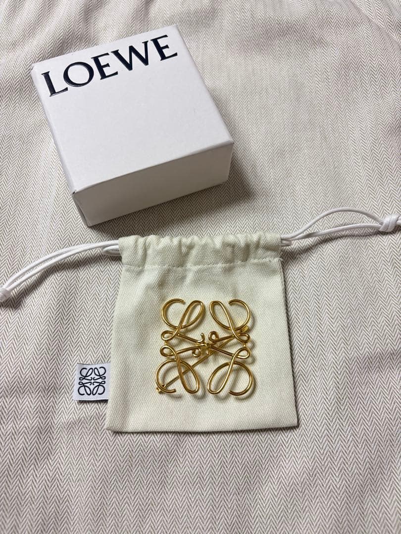 ★週末限定値下げ中★ ロエベ　LOEWE ブローチ　ゴールド