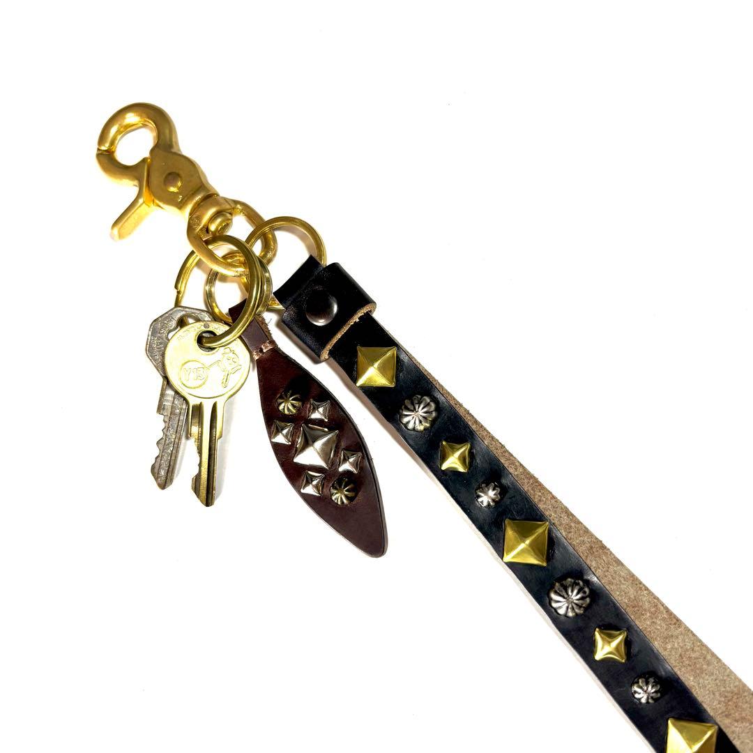 スタッズキーホルダー［sh250-1700］高級レザーCALEEキャリー風