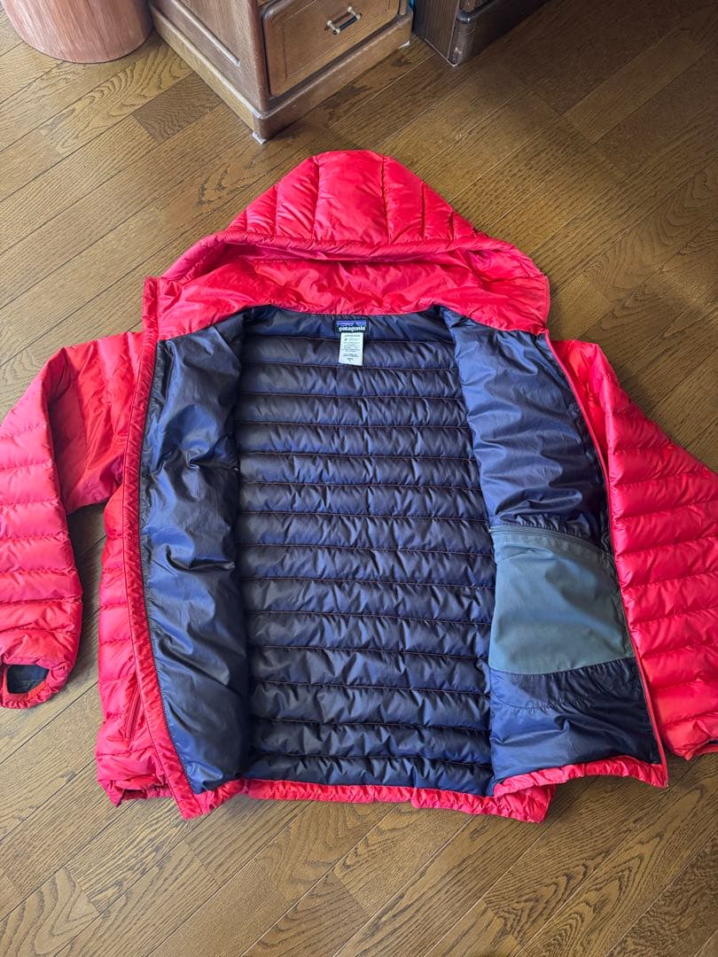 神サイズパタゴニアダウンセーターフーディ　ダウンジャケットフード　赤　XL