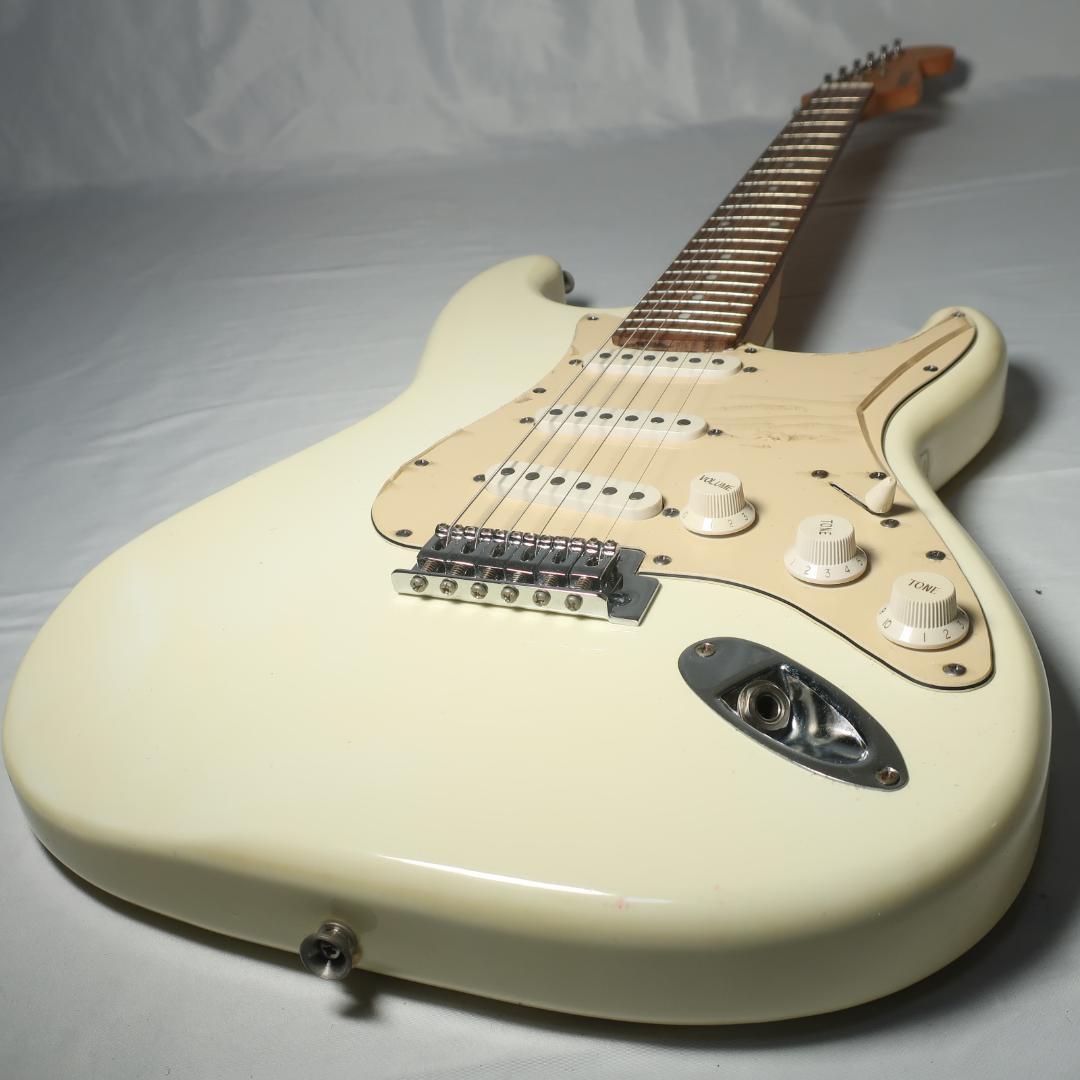 美品 BUSKER'S ストラトキャスタータイプ エレキギター ケース付