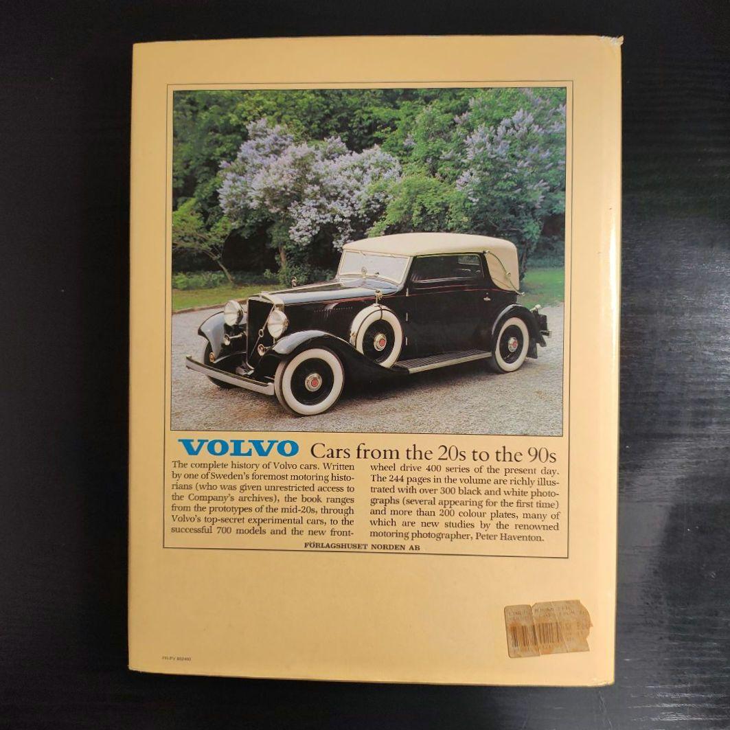 Volvo: Cars from the 20's to the 90's 洋書
