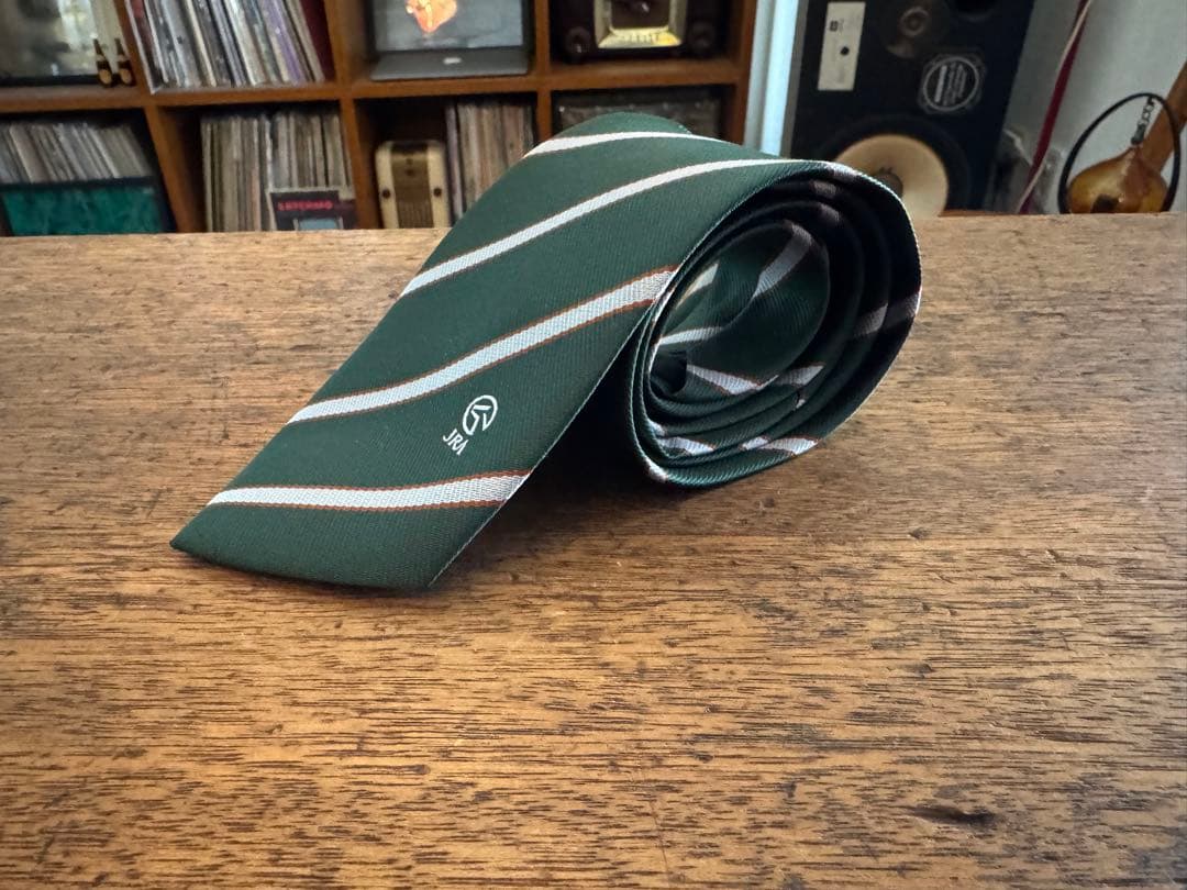 大昔のJRA 場外馬券場WINSの警備員のネクタイ　日本中央競馬会ウインズ