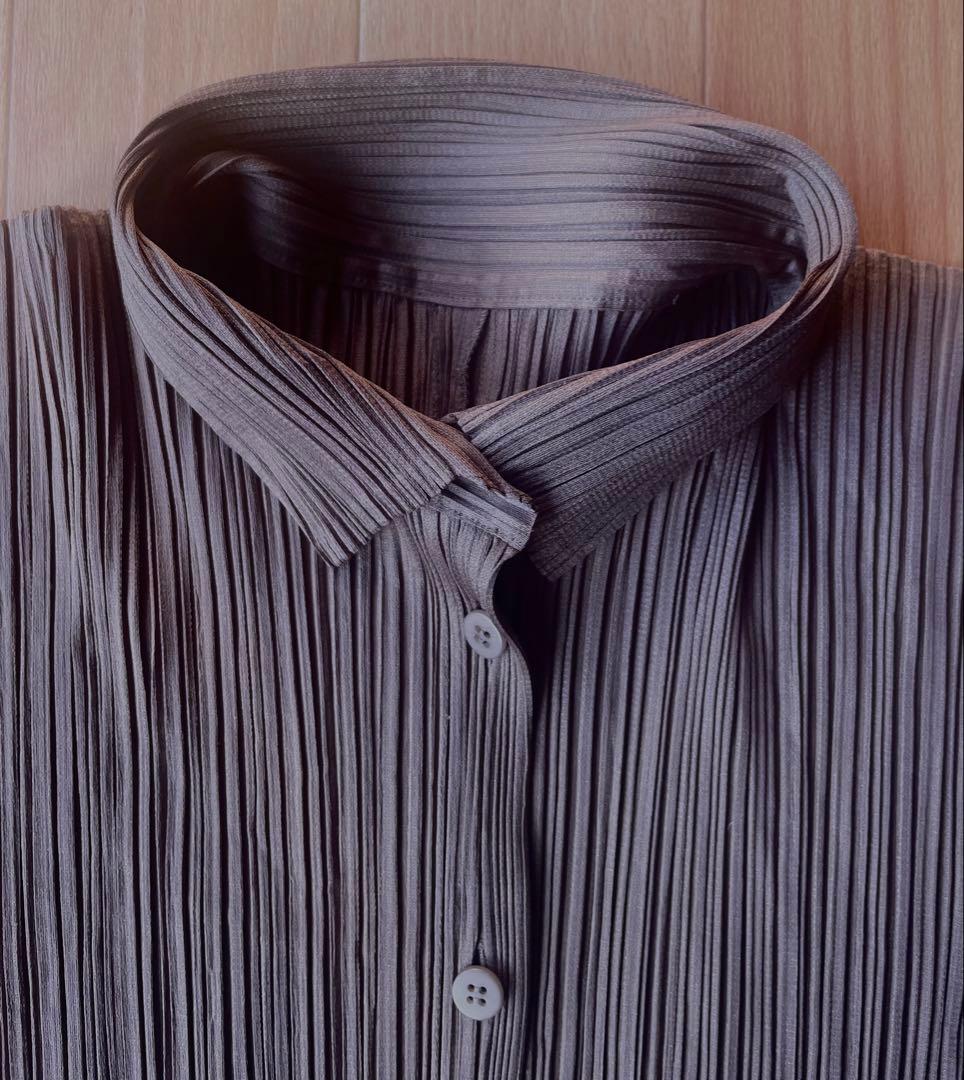 イッセイミヤケプリーツプリーズISSEI MIYAKE プリーツブラウンシャツ