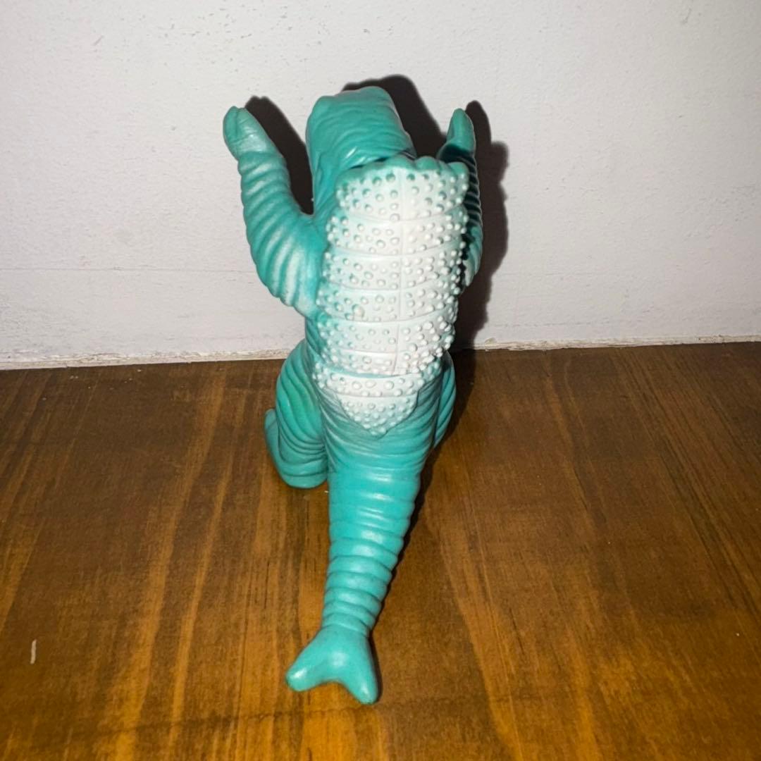 TAA17 ウルトラマン　ブルマァク　怪獣　ミニ　ソフビ　フィギュア 円谷プロ