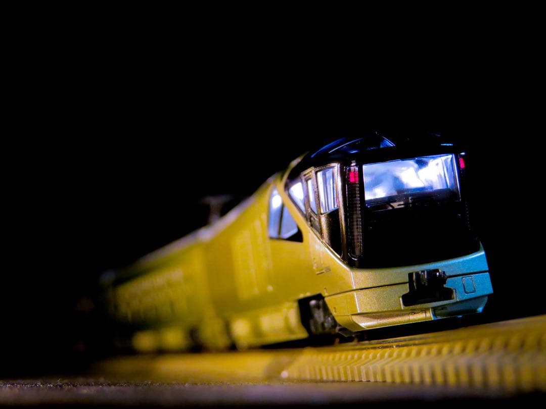 KATO E001形 TRAIN SUITE 四季島【新品,未使用品】