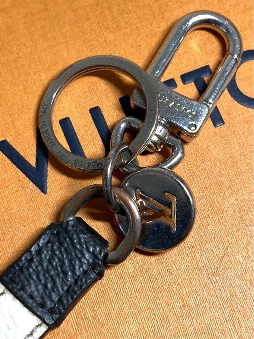 ルイヴィトン　モノグラム　エクリプス　ドラゴンヌ　キーホルダー　キーリング