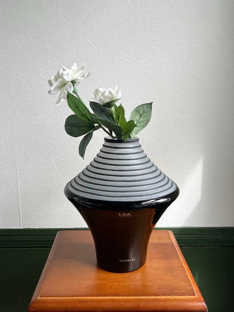 k870 EMILIO Vase LSA モダンフラワーベース ガラス ブラック