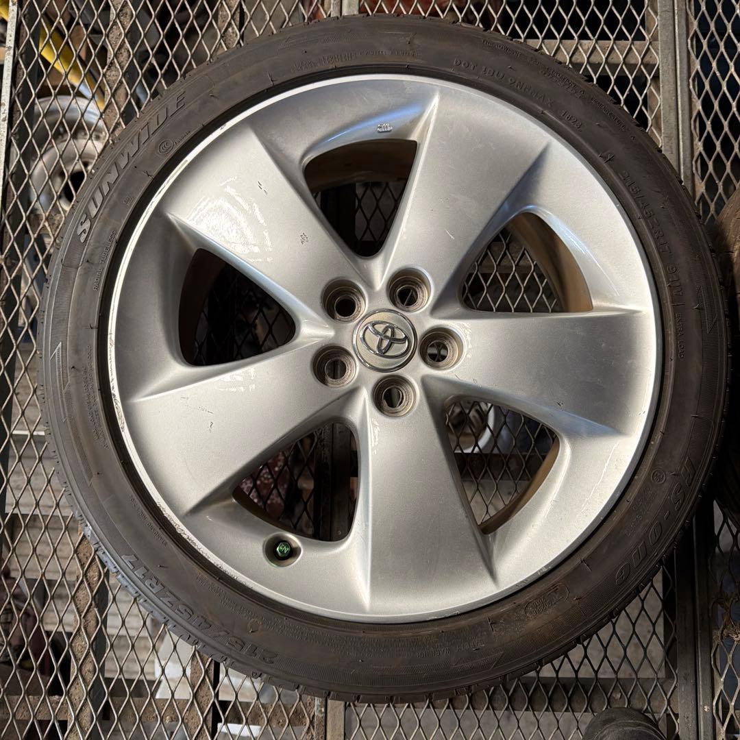 トヨタ　30プリウス純正17インチ タイヤ・ホイールセット 215/45R17