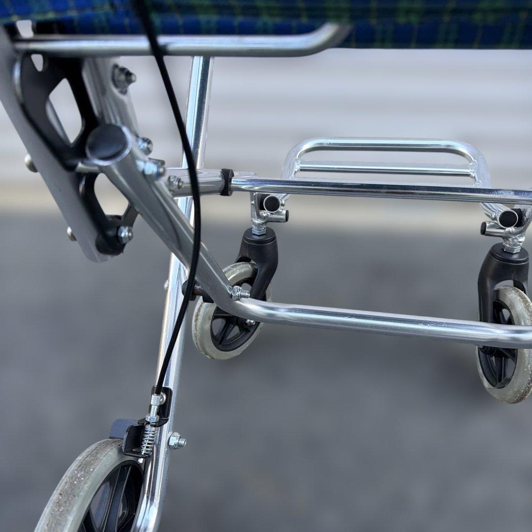 歩行車 シルバーカー 折りたたみ式 座面付き チェック柄 268