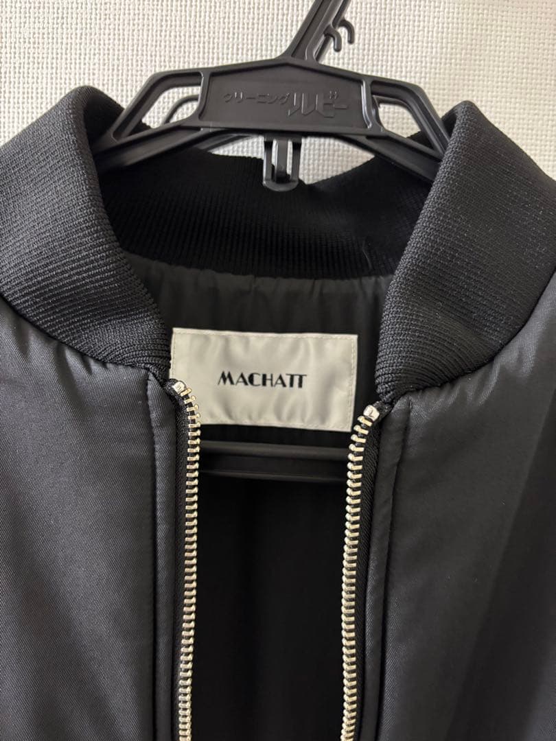 MACHATTトップサーモフォルムコート 中綿ブルゾン ブラック ボリューム袖