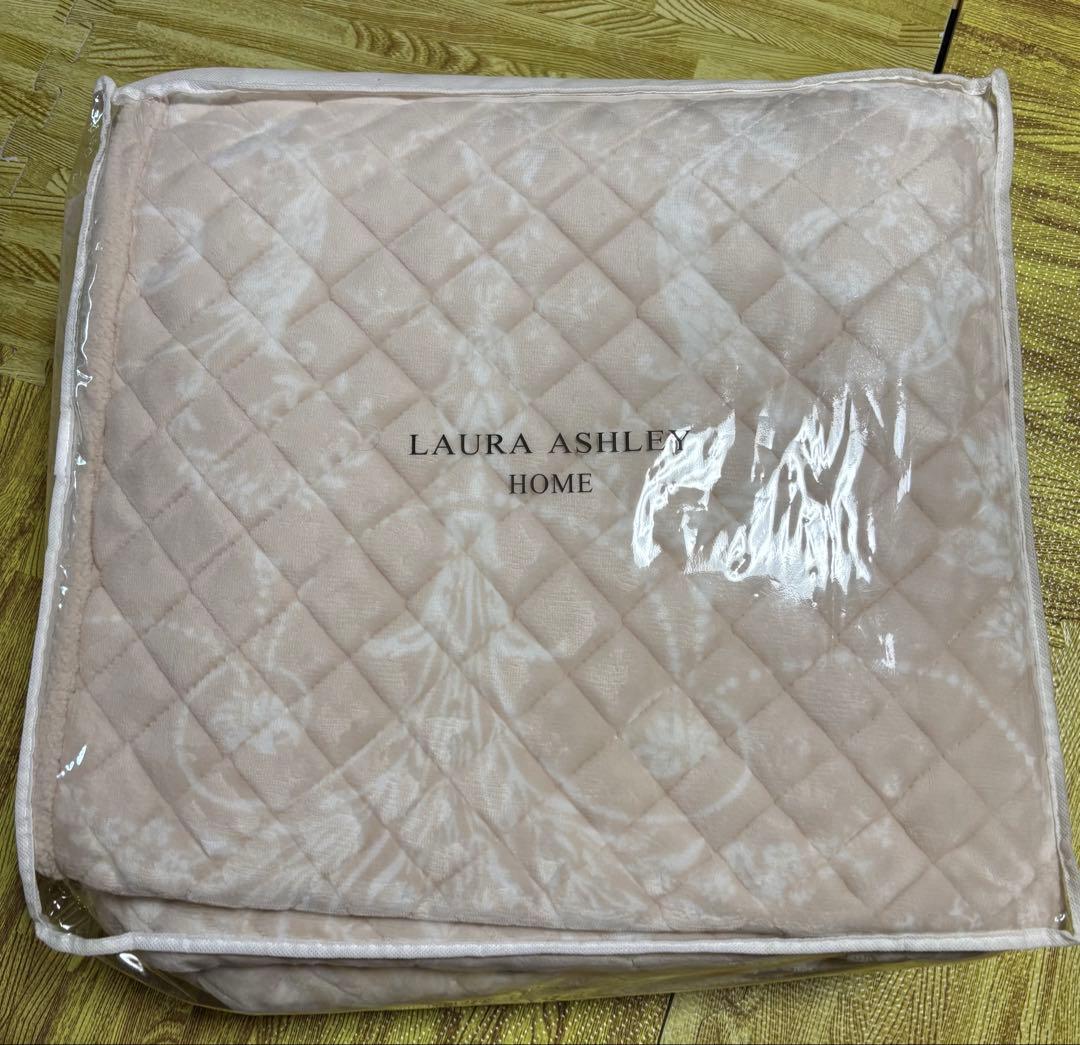 LAURA ASHLEY ローラアシュレイ キルトラグ カーペット