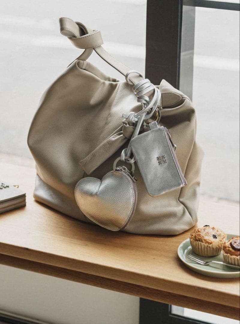 russet ハートチャーム