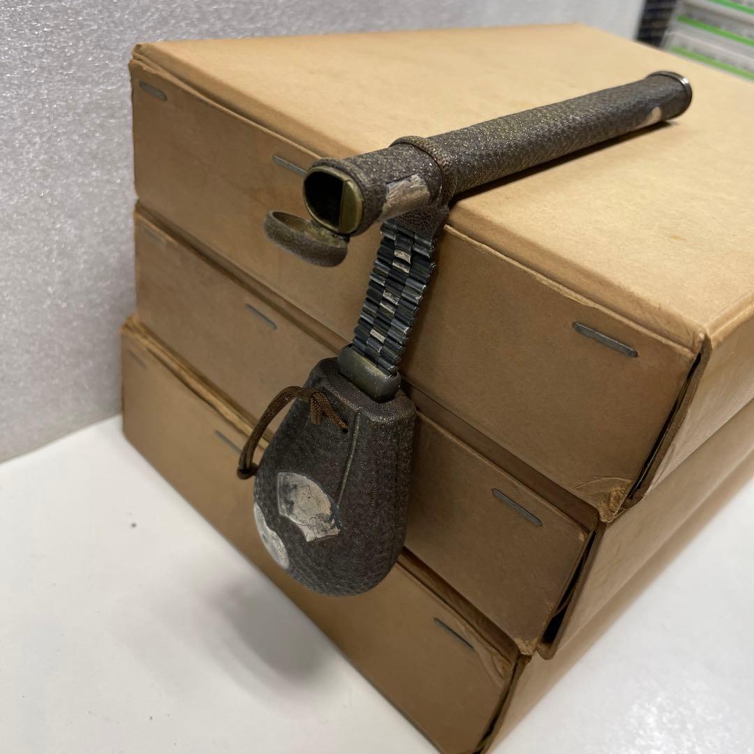 矢立　江戸時代　銀色部に風景画が遇らってる。