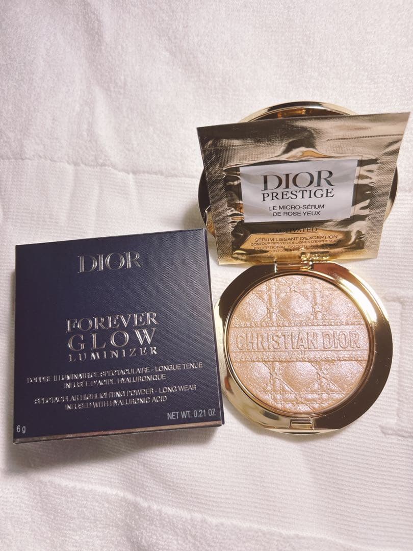 専用　Dior グロウ　イルミナイザー　001 2025クリスマスコフレ