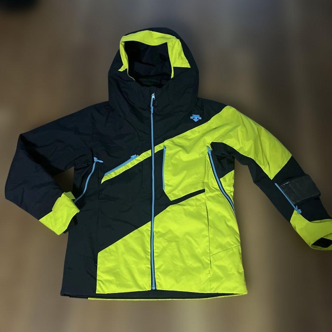 お値下げ！デサント黒/イエロー色★スキーウェア バックポケット付き　上下Lサイズ