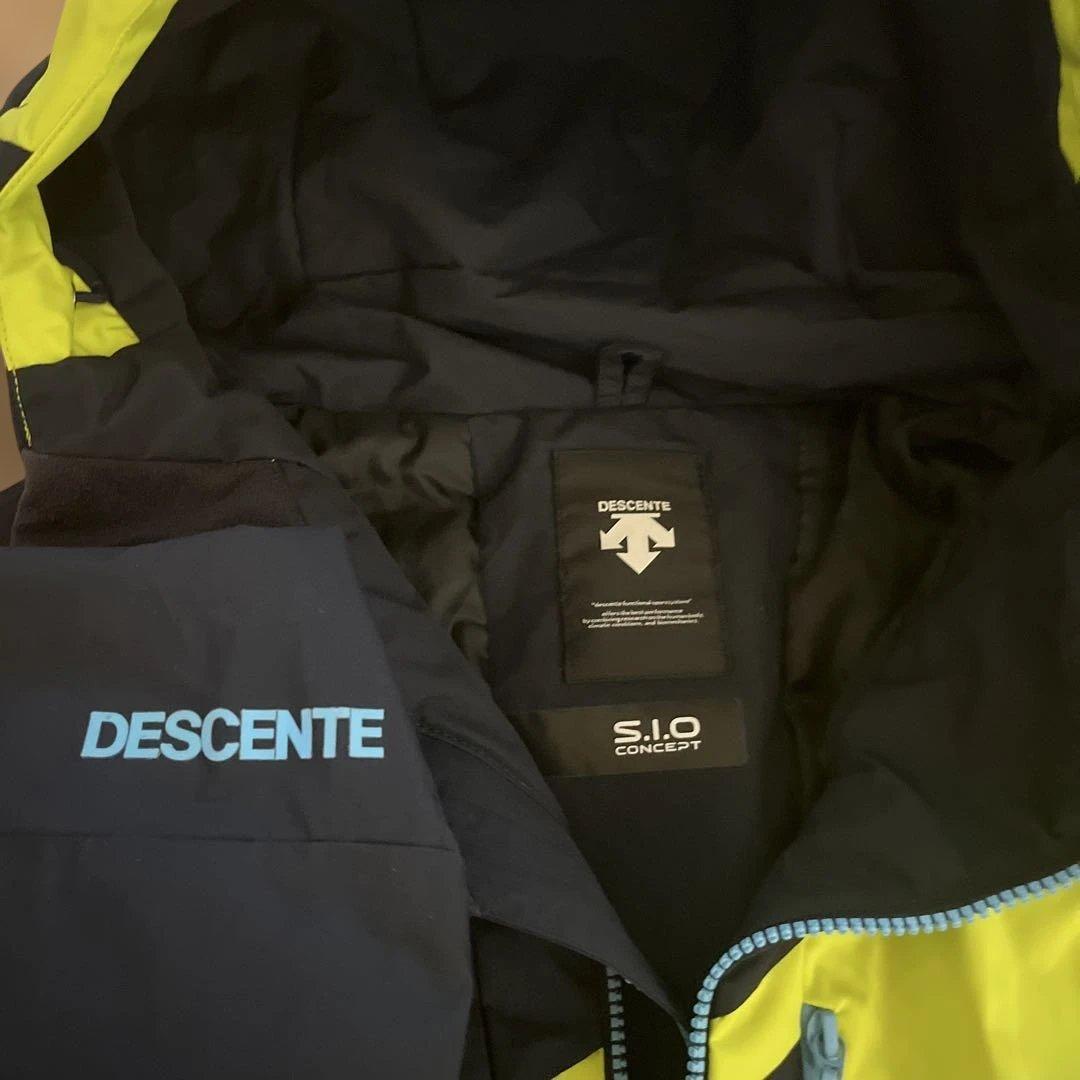 お値下げ！デサント黒/イエロー色★スキーウェア バックポケット付き　上下Lサイズ