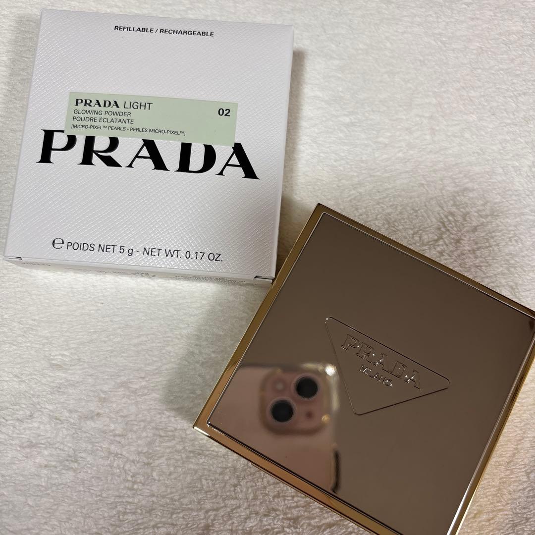 PRADA LIGHT グロウーイング パウダー 02 ピンク