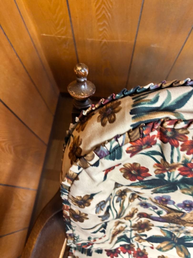 飛騨産業　穂高　木製アームチェア 花柄カバー付き　1脚