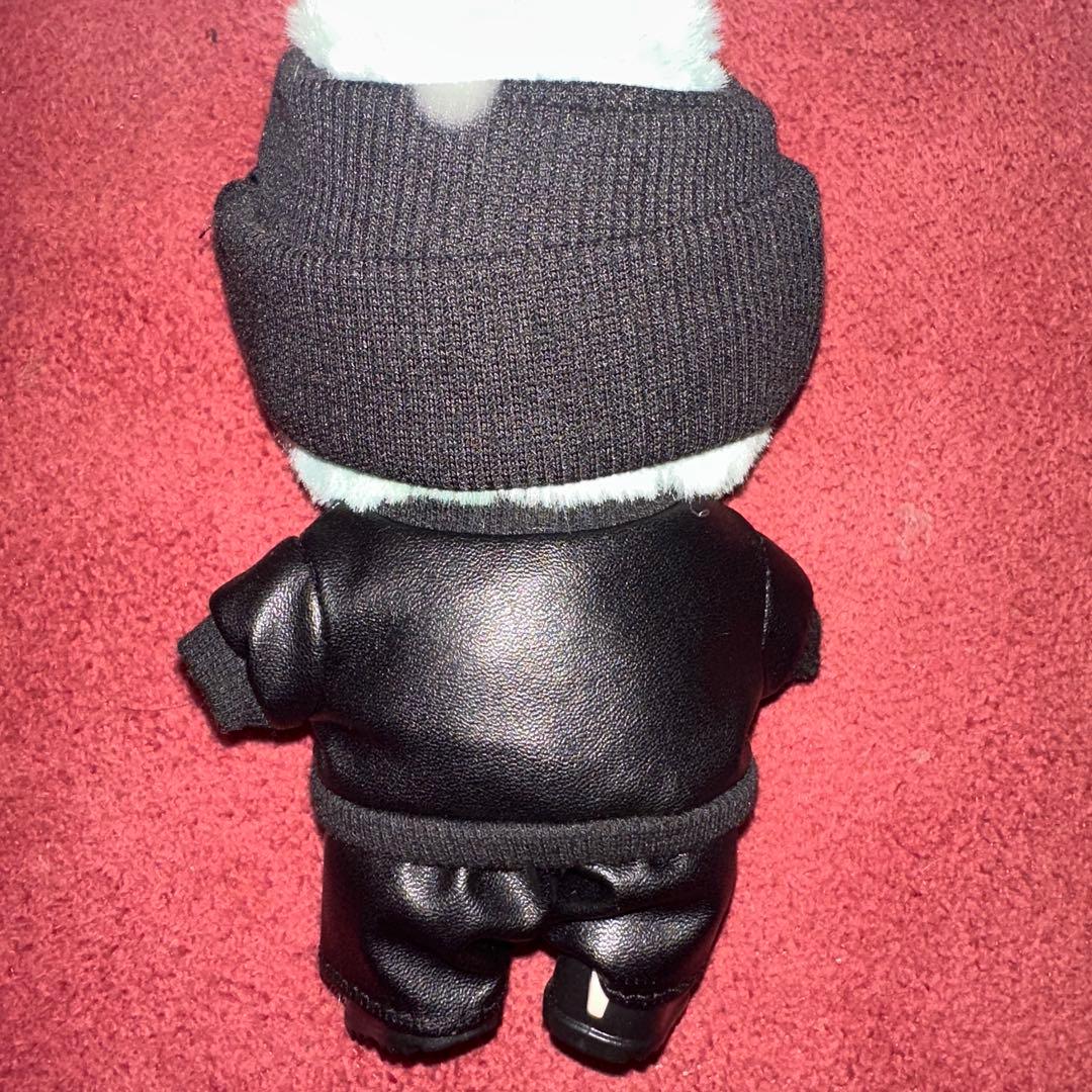 帽子のラブブ　SERENIY 平静