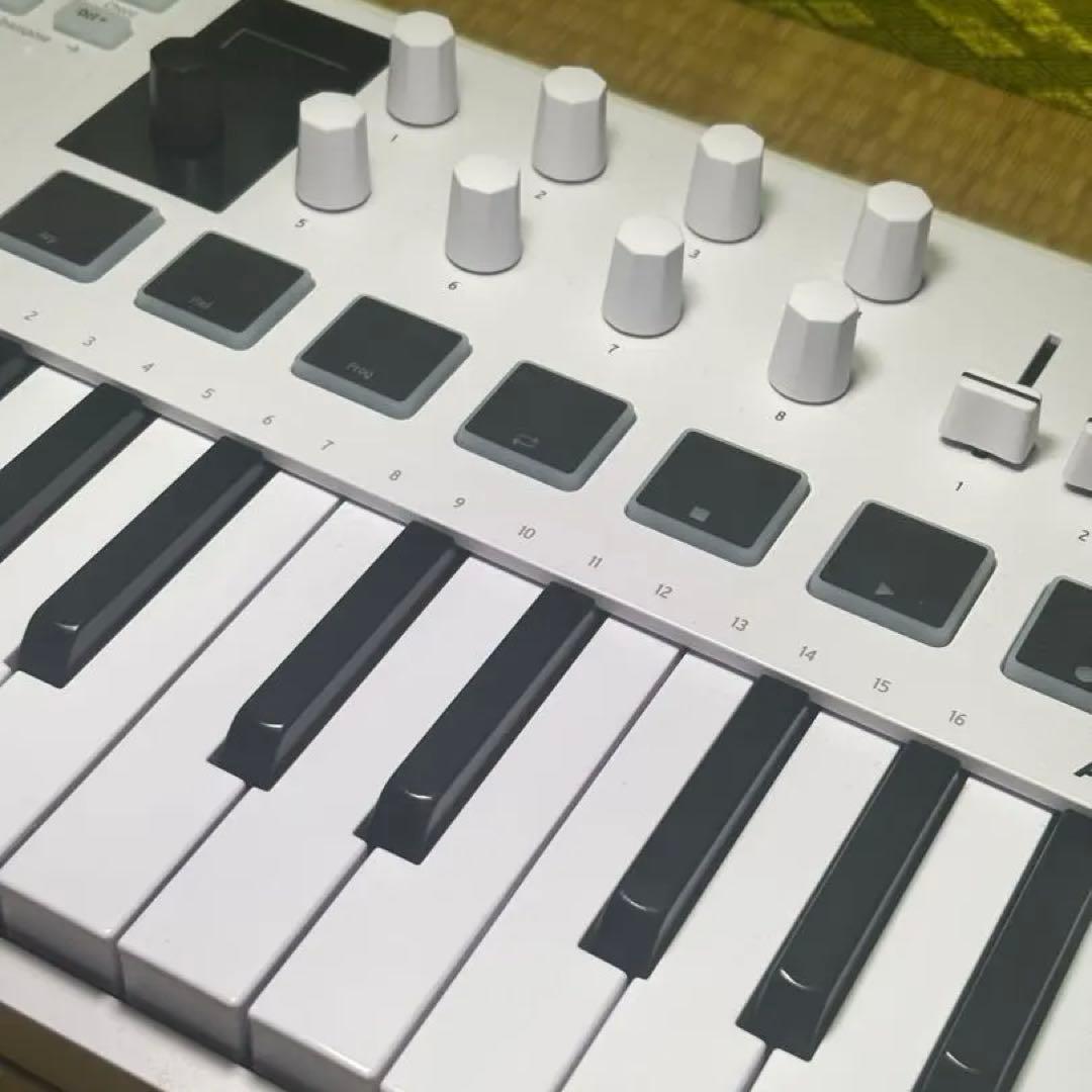 ARTURIA MiniLab 3 MIDIキーボード