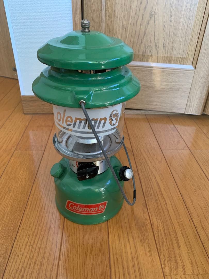 美品　Coleman ランタン コールマン　カエル　おまけ付き　ケース　蛙色