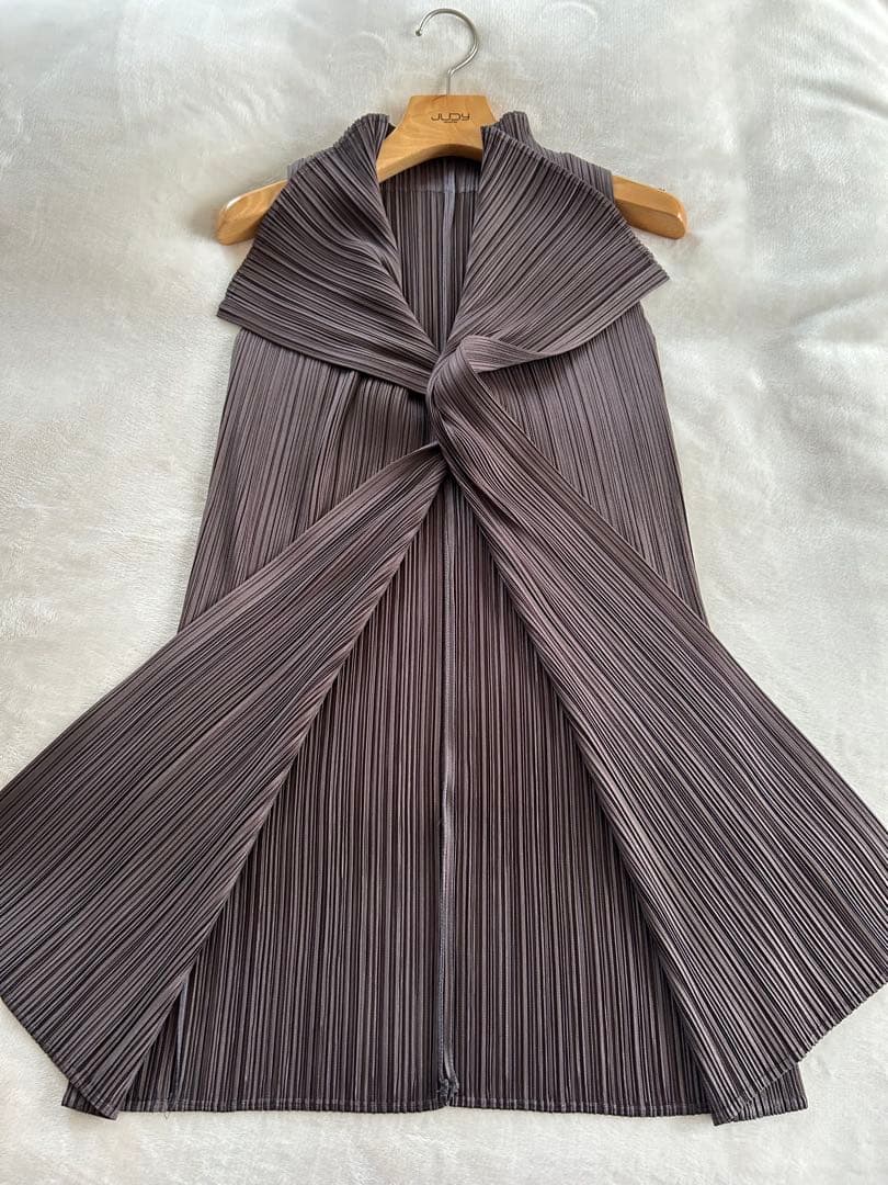 ☆美品☆ PLEATS PLEASE ノースリーブ　チュニック　ベスト　4／XL