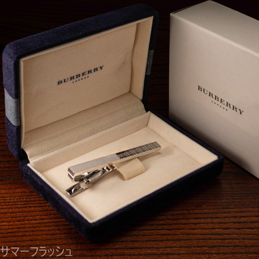 胸元に気品と知性を宿す 箱有 バーバリー チェックネクタイピン Burberry