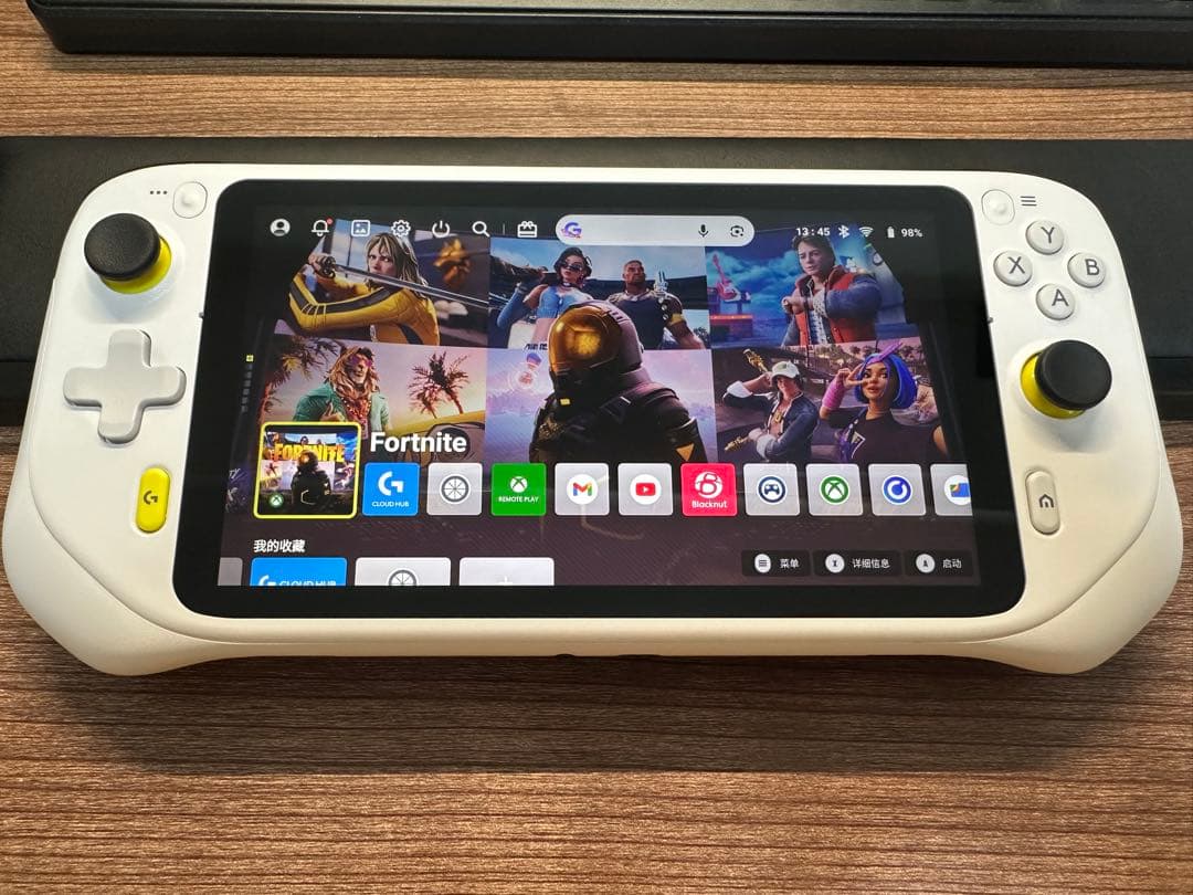 Logitech G Cloud Gaming Handheld 7インチ