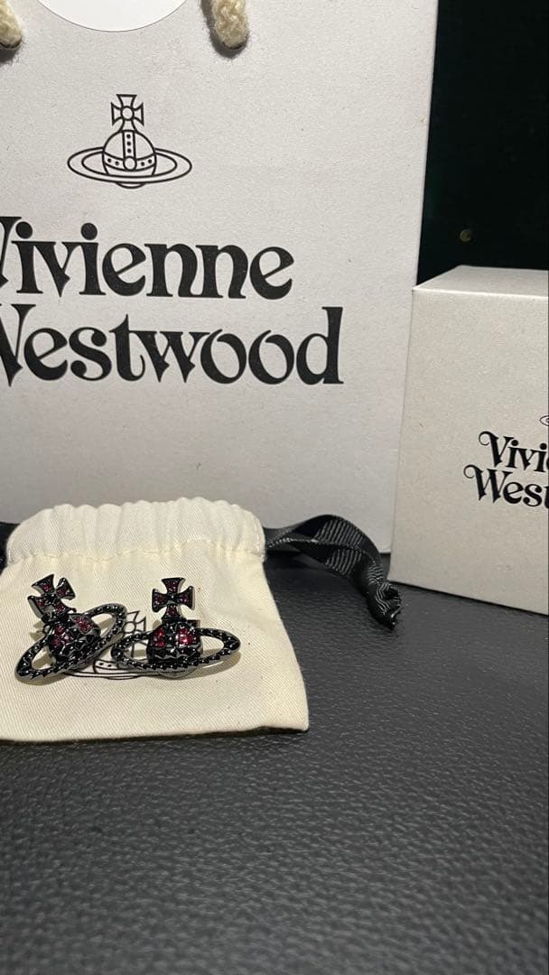 Vivienne Westwood ピアス(両耳用)