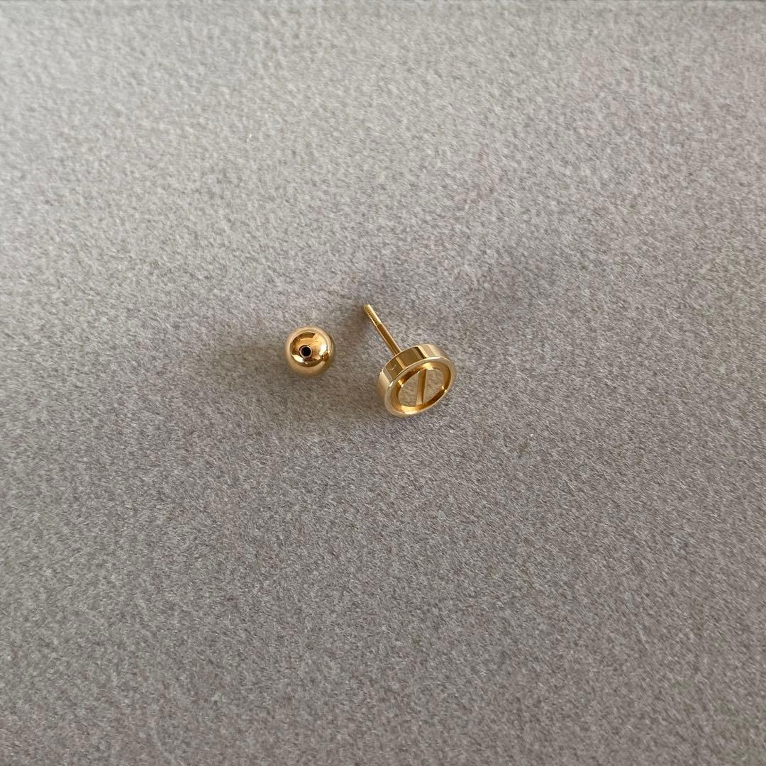 Love single stud earring イエローゴールド　ピアス