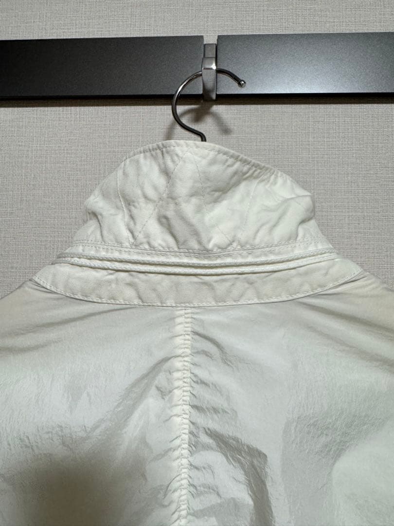 Stone  ナイロンジャケット　ロゴパッチ付き