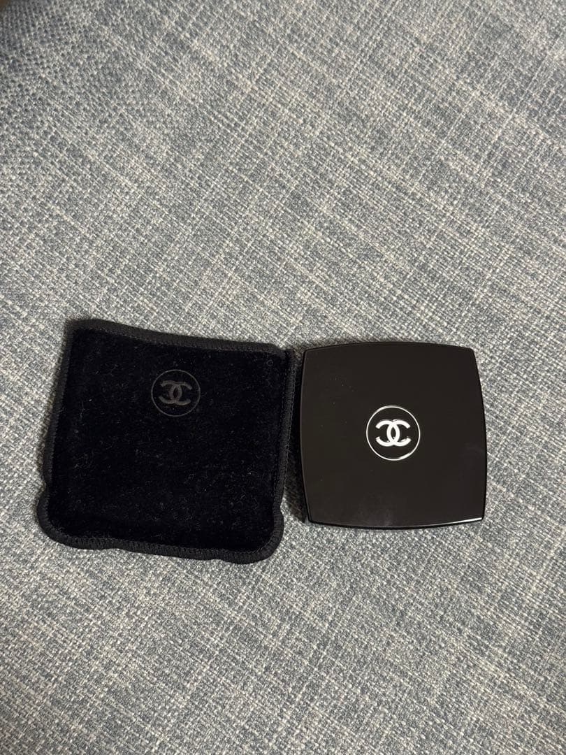 シャネル オンブル エサンシエル 250 モーヴ シュクレ